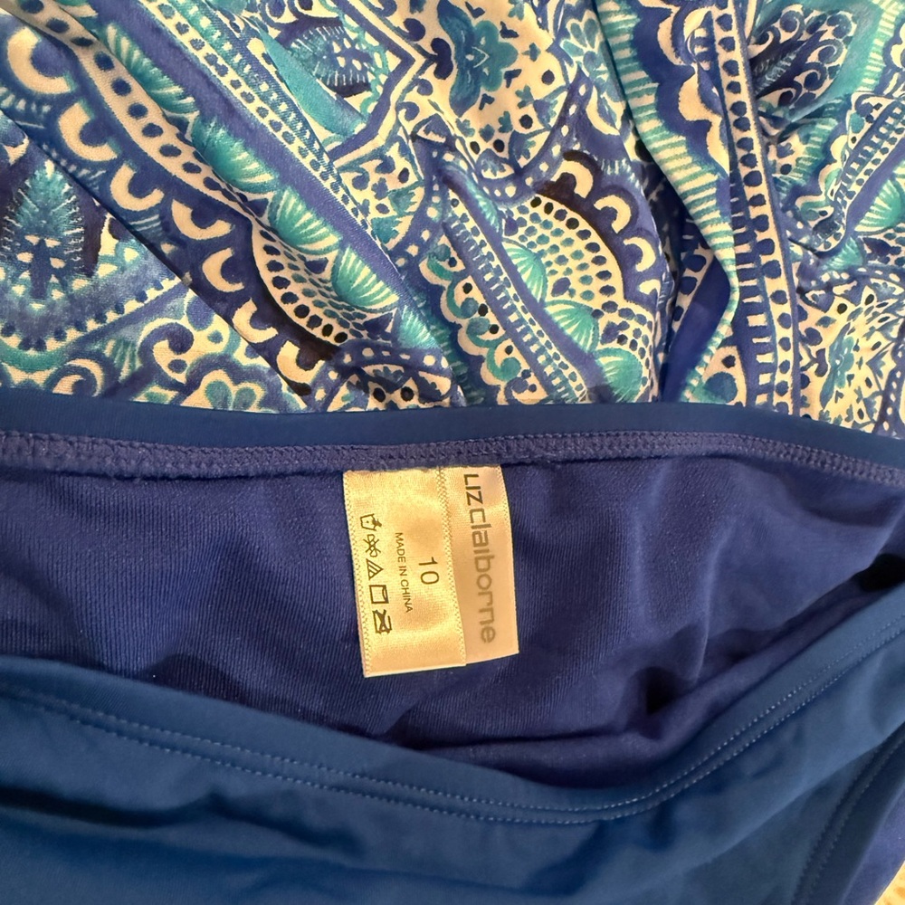 Liz Claiborne Blue Patterned Women's Swim Top and bottoms - Picture 6 of 6